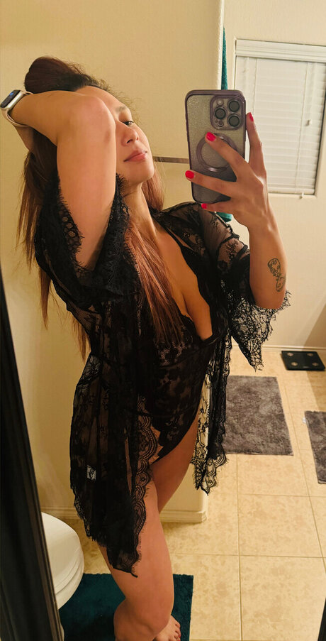 Mandy Rose_ mannequin photo