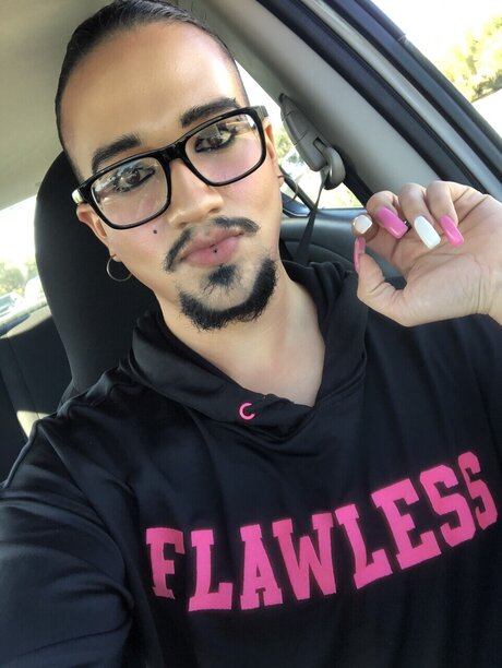 Taylor Brando LaSavage art modèle des photos