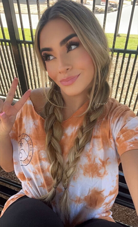 Cam Cordova étoile nue photo