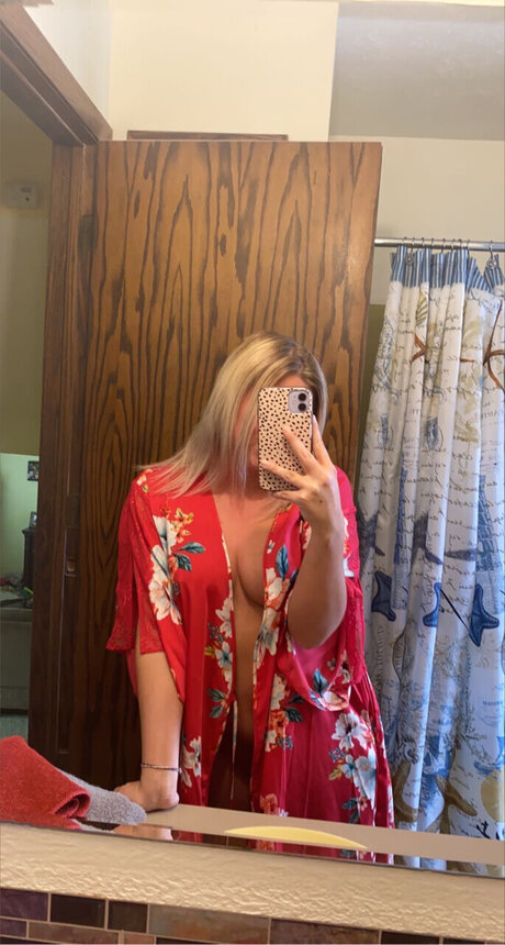 NoFaceMommy actrice pornographique image