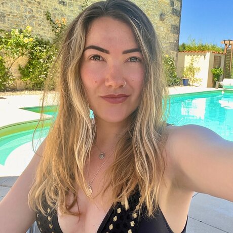 Cara Lovelace haut étoile galeries