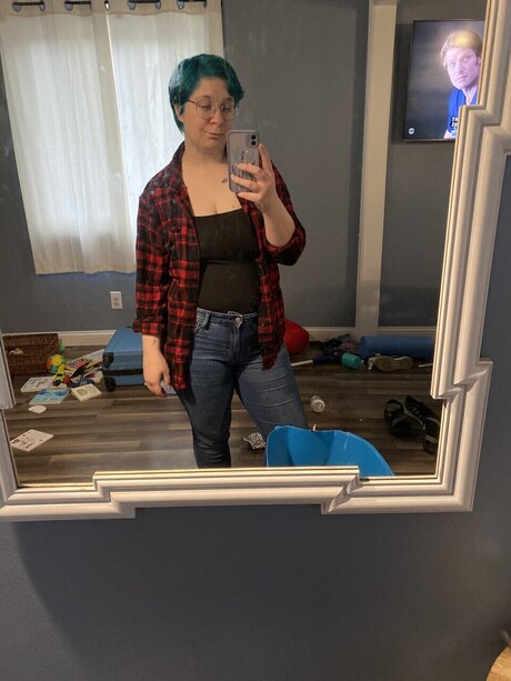 Luscious Lainey star exclusive image