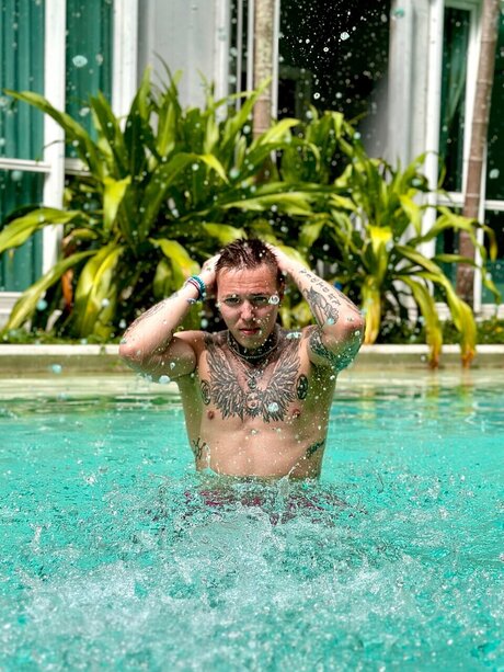 Vlad Rise étoile exclusive des photos