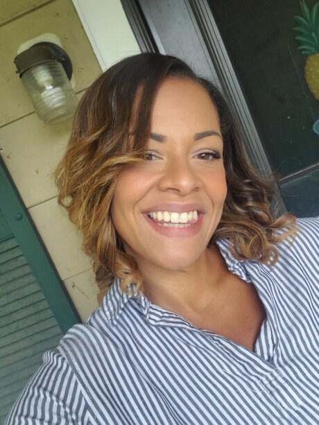 Miz lightskinn modèle artistique des photos