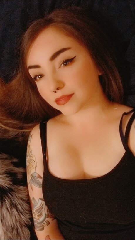 Saucy No Name actrice sexy des photos