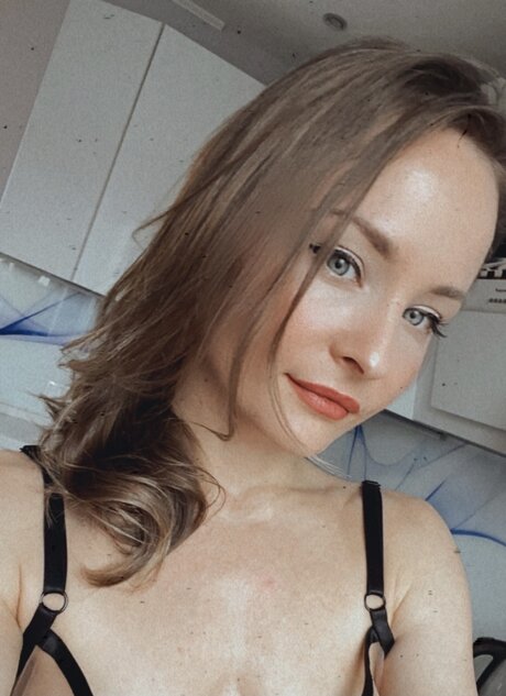 Darina Moments modèle xxx image