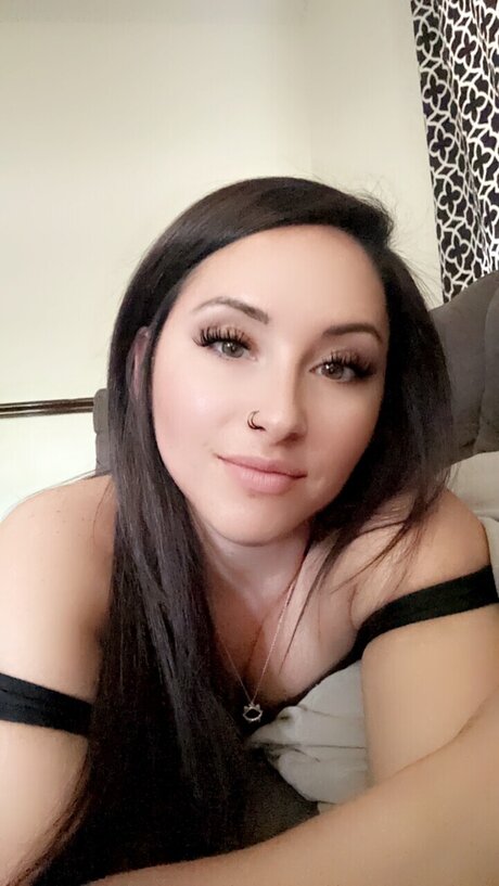 ONLY MEY VIP jolie star du porno archive