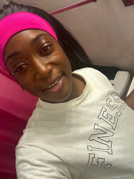 ToniiTheBodyy étoile exclusive galerie