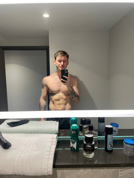 Two tops become bottoms jolie star du porno photo