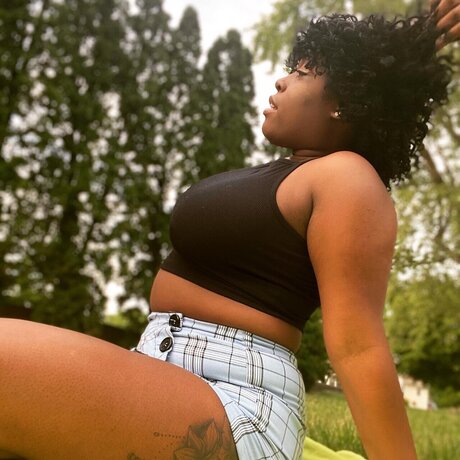 Kiara Lashay étoile exclusive image