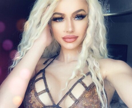 Chandelier jolie actrice des photos