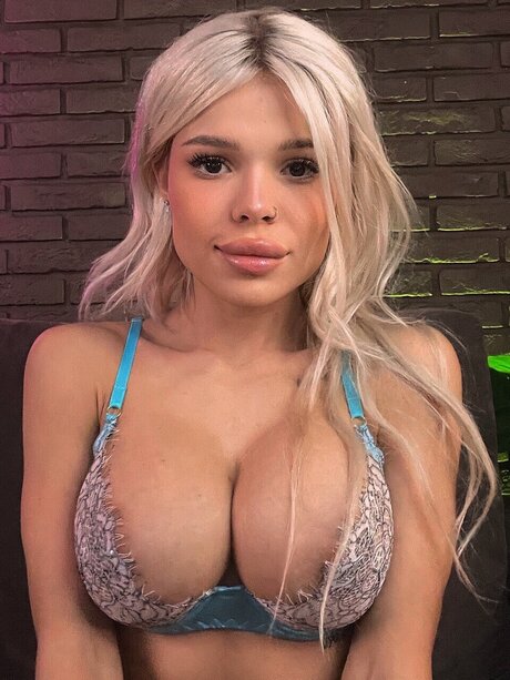 _Popy Star_ actrice xxx photo