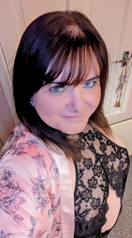 Saarah modèles nus des photos