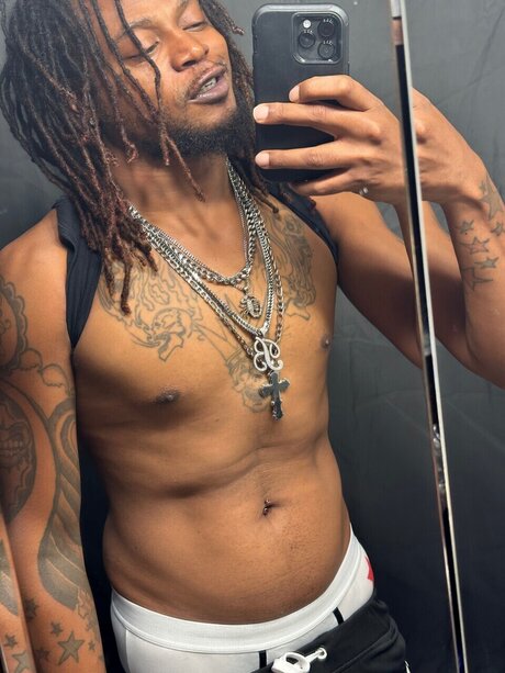 ScorpioFreak modèle chaud galeries