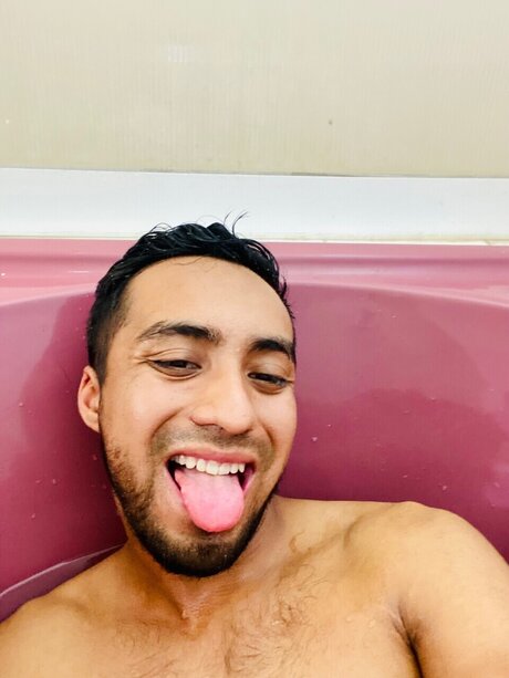 Isai Equihua sexe star collection