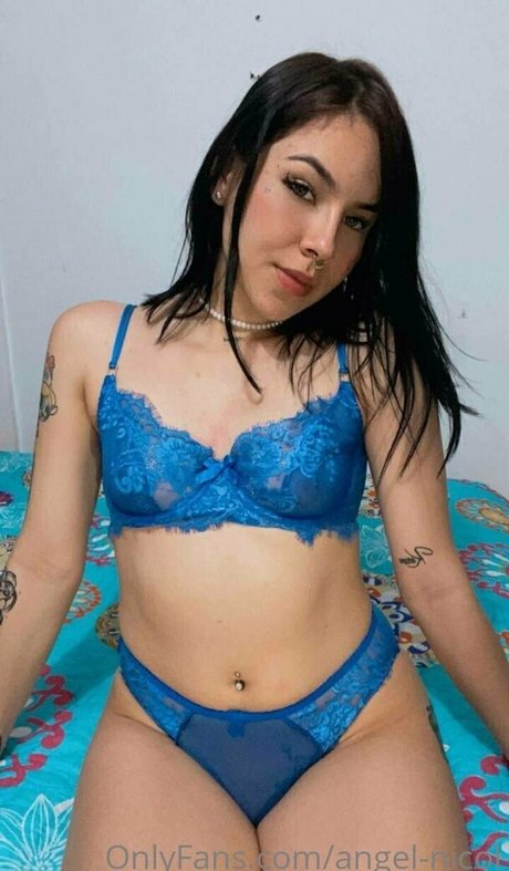 angel nicol star du porno en haute qualité galeries