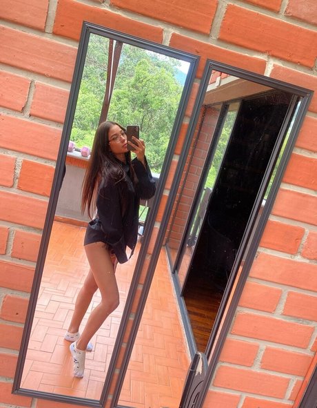 énorme gode onlyfans exclusif image