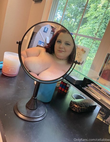 celiabbw jolie actrice des photos