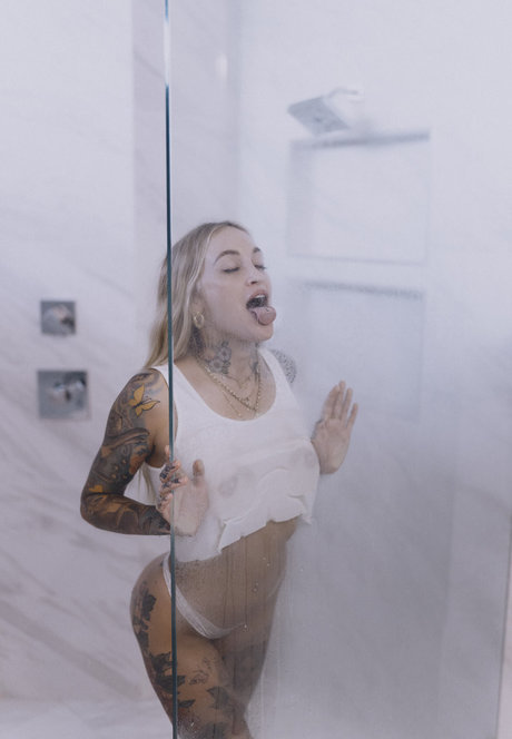 Torrie Blake star exclusive photos