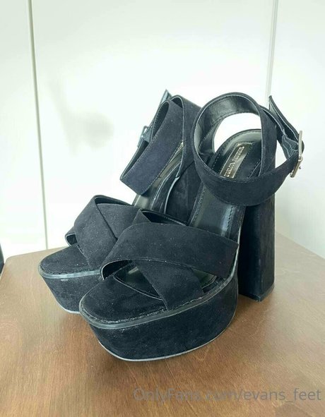 evans feet actrice adulte images