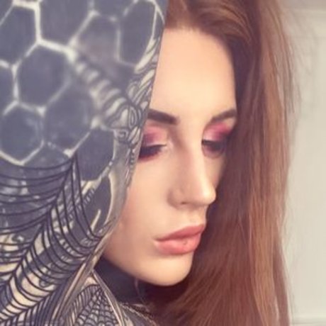 SophieWilde étoile exclusive des photos