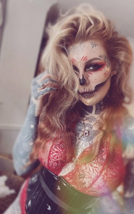 SophieWilde actrice sexy archive