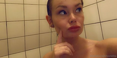 raynema actrice pornographique galerie