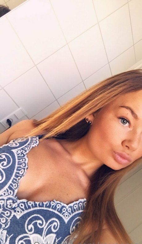 raynema actrice sexy img