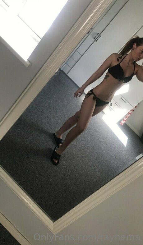 raynema actrice nue archive