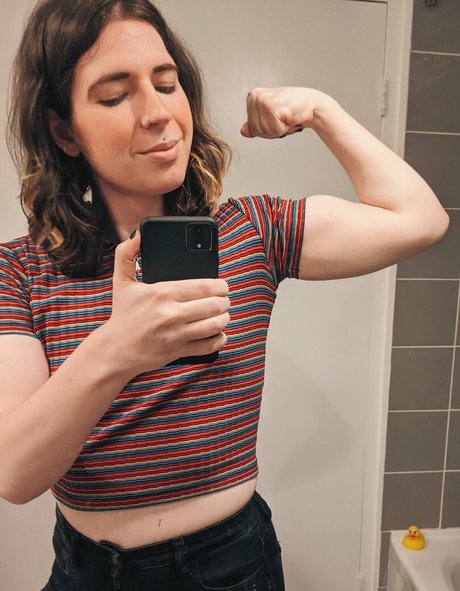 wildflowerfaye modèle adulte galeries