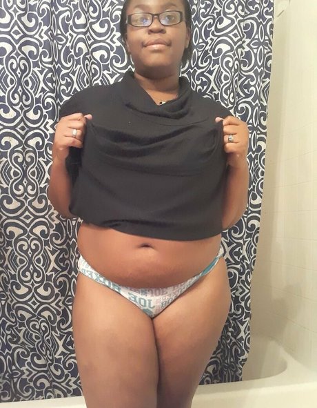 babyusagifree modèle magnifique photo