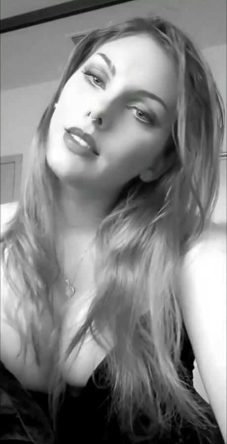 Rainia Belle belle star du porno images