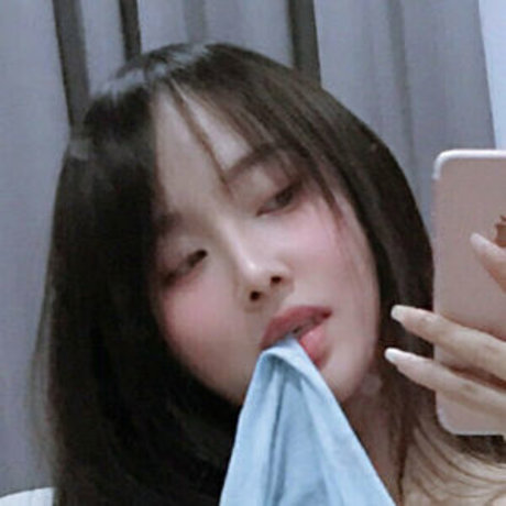 adolescent maigre onlyfans beau haut des photos