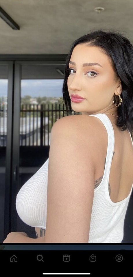 Carla Dior star du porno sexy img