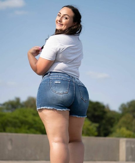 gros cul gros seins onlyfans belle sexy img