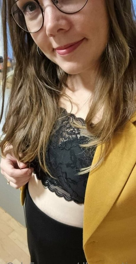 cheveux courts ado onlyfans belle haute qualité image
