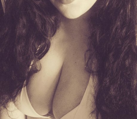 SweetMouthASMR modèle nu collection