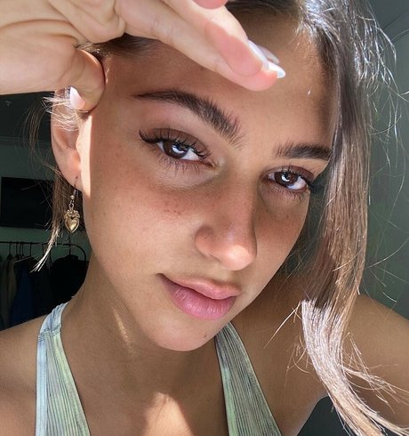 Renee Maudlena Noe étoile érotique galerie