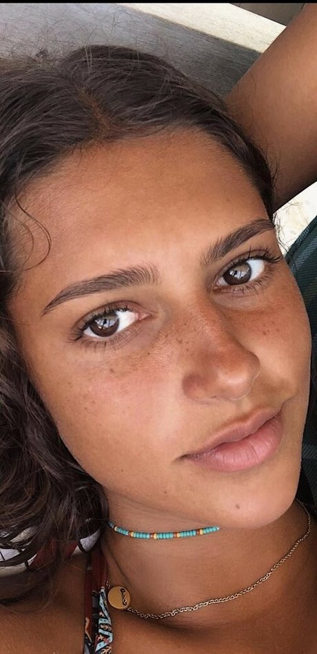 Renee Maudlena Noe star du porno hd des photos