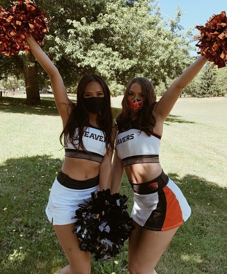 Taylor Johnson Cheer modèle artistique archive