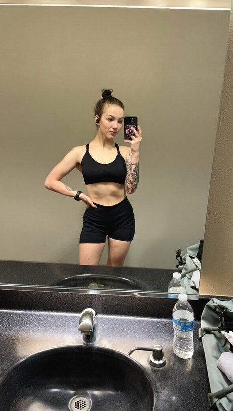 Eralia modèle gratuit des photos