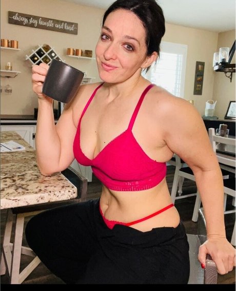 Ava Fiery actrice porno archive