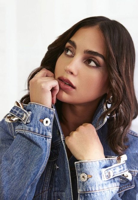 Melissa Barrera étoile chaude img