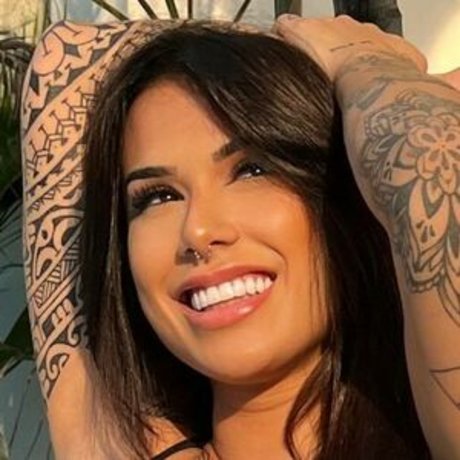 Jully Oliveira haut de star du porno img