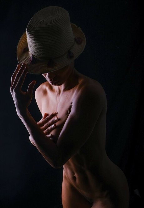 Adjouai actrice de grande qualité archive