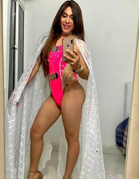 TheRealAnaconda modèle meilleur photo