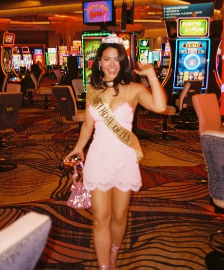 Emeraude Toubia star du porno parfaite images