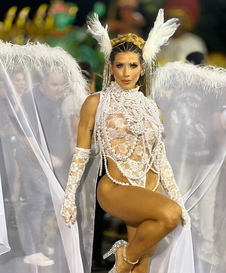 Ana Paula Minerato étoile chaude des photos