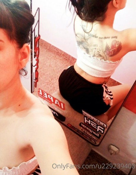 val latina modèle chaud galerie