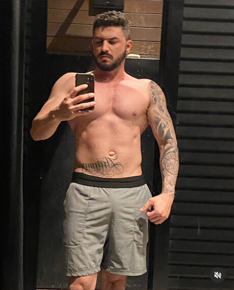 gros cul gros seins onlyfans plutôt parfait image